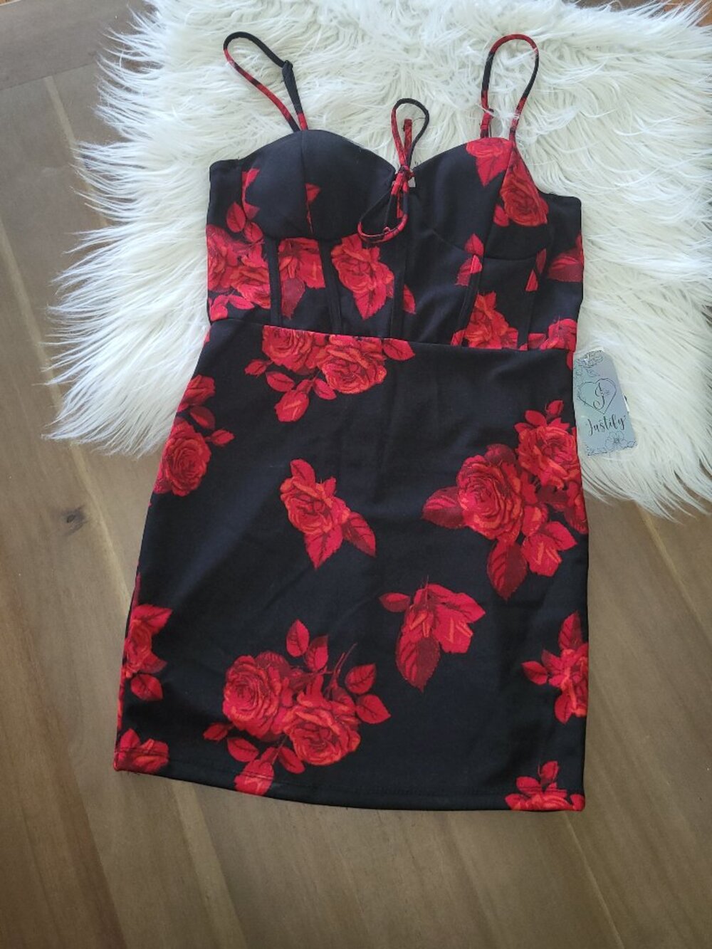 NWT Justify Red/Black Floral V-Neck Strappy Cut-Out Bodycon Mini Dress  M